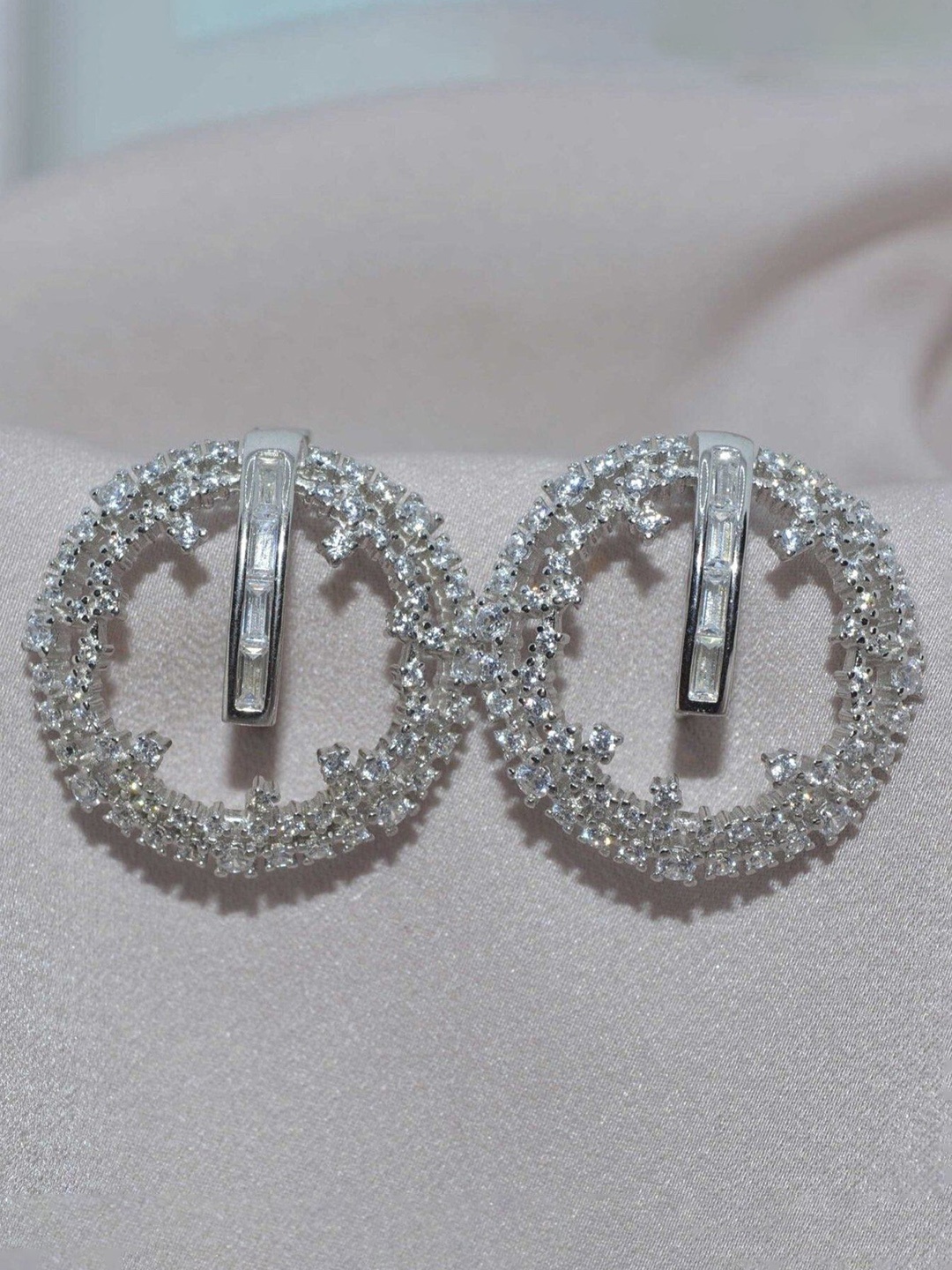 

Luxevogue Contemporary Hoop Earrings, White
