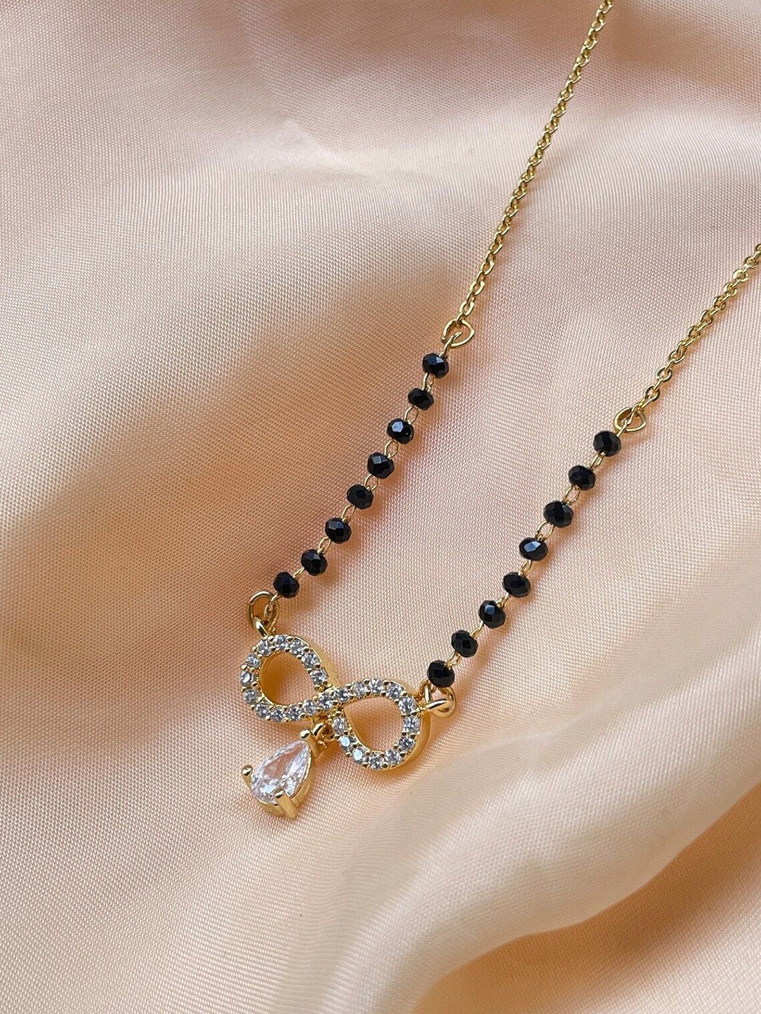 

Wynona Mangalsutra, Gold