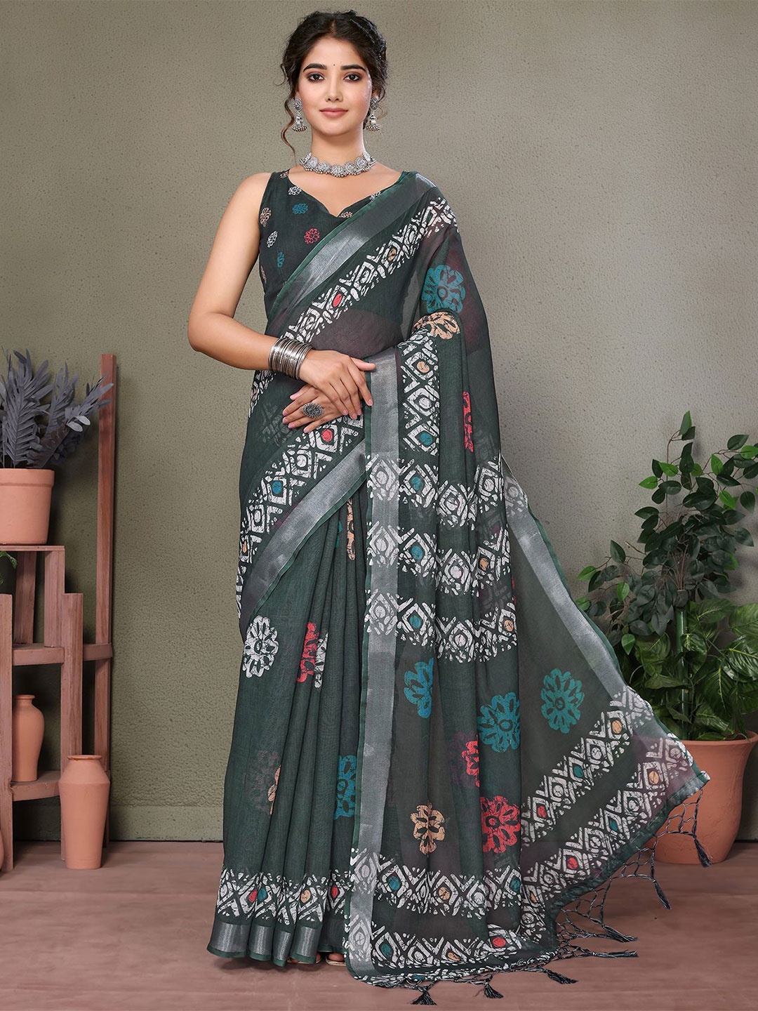 

KALINI Floral Silk Cotton Saree, Green