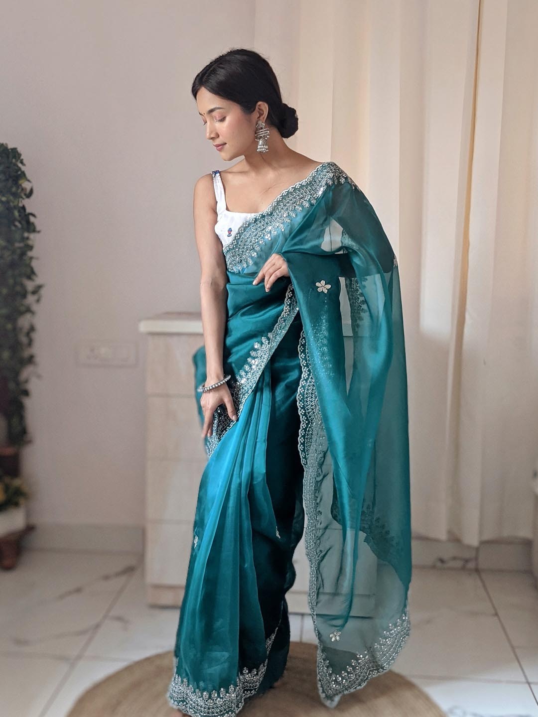 

Anouk Embellished Embroidered Organza Saree, Teal