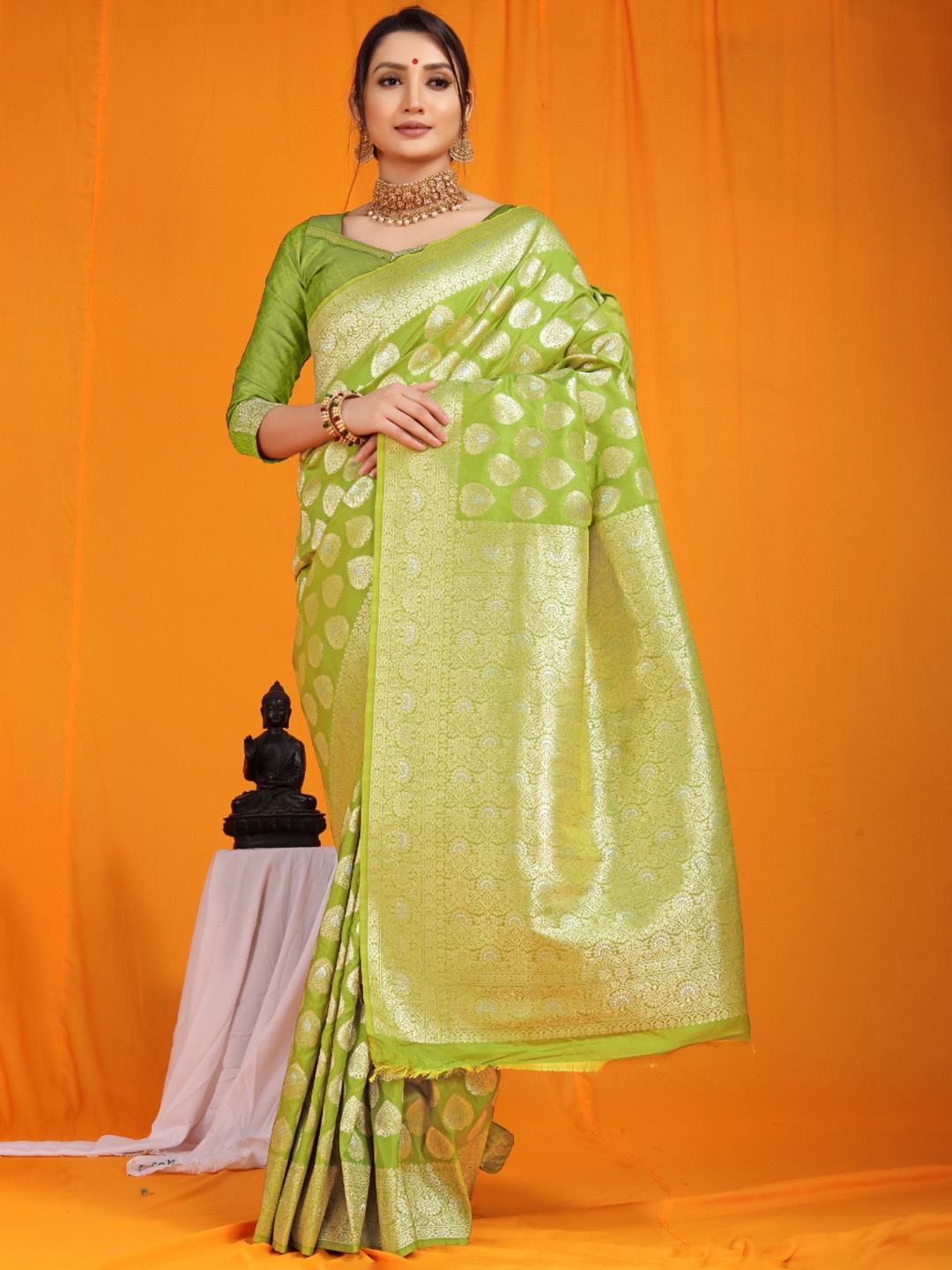 

Royal Rajgharana Saree Woven Design Zari Pure Silk Banarasi Sarees, Lime green