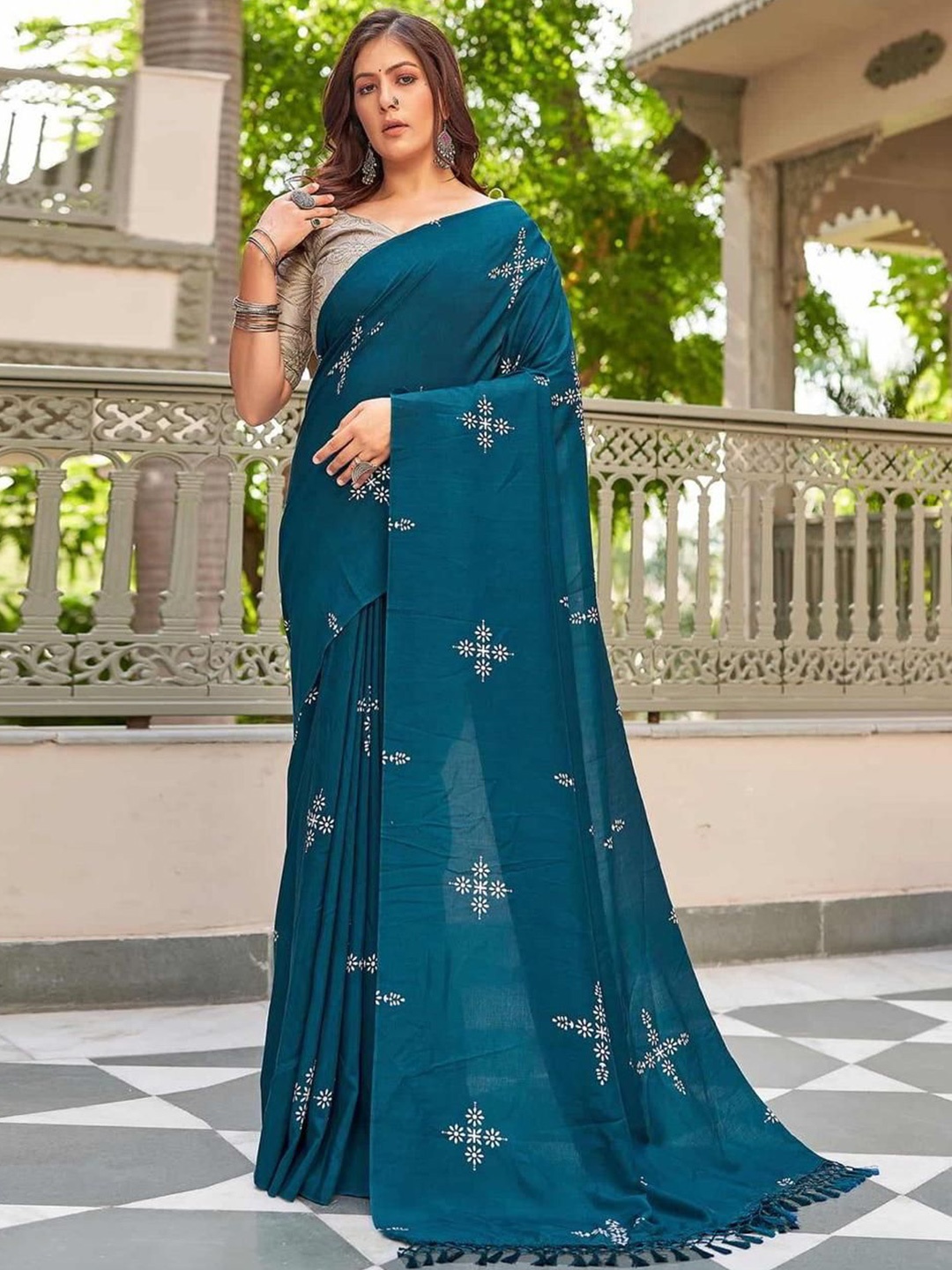 

LADY SHOPI Floral Pure Silk Banarasi Saree, Teal