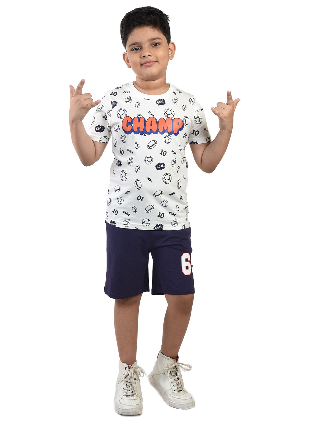 

Clothe Funn Boys Printed T-shirt with Shorts, White