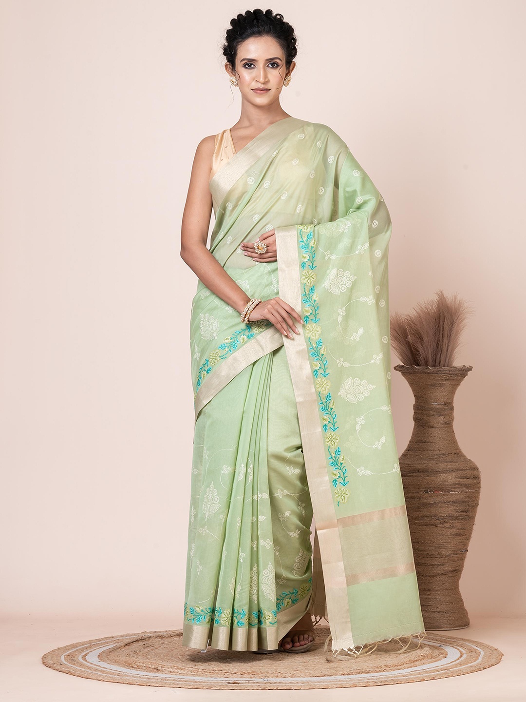 

VIBHAVARI Floral Zari Silk Cotton Saree, Green