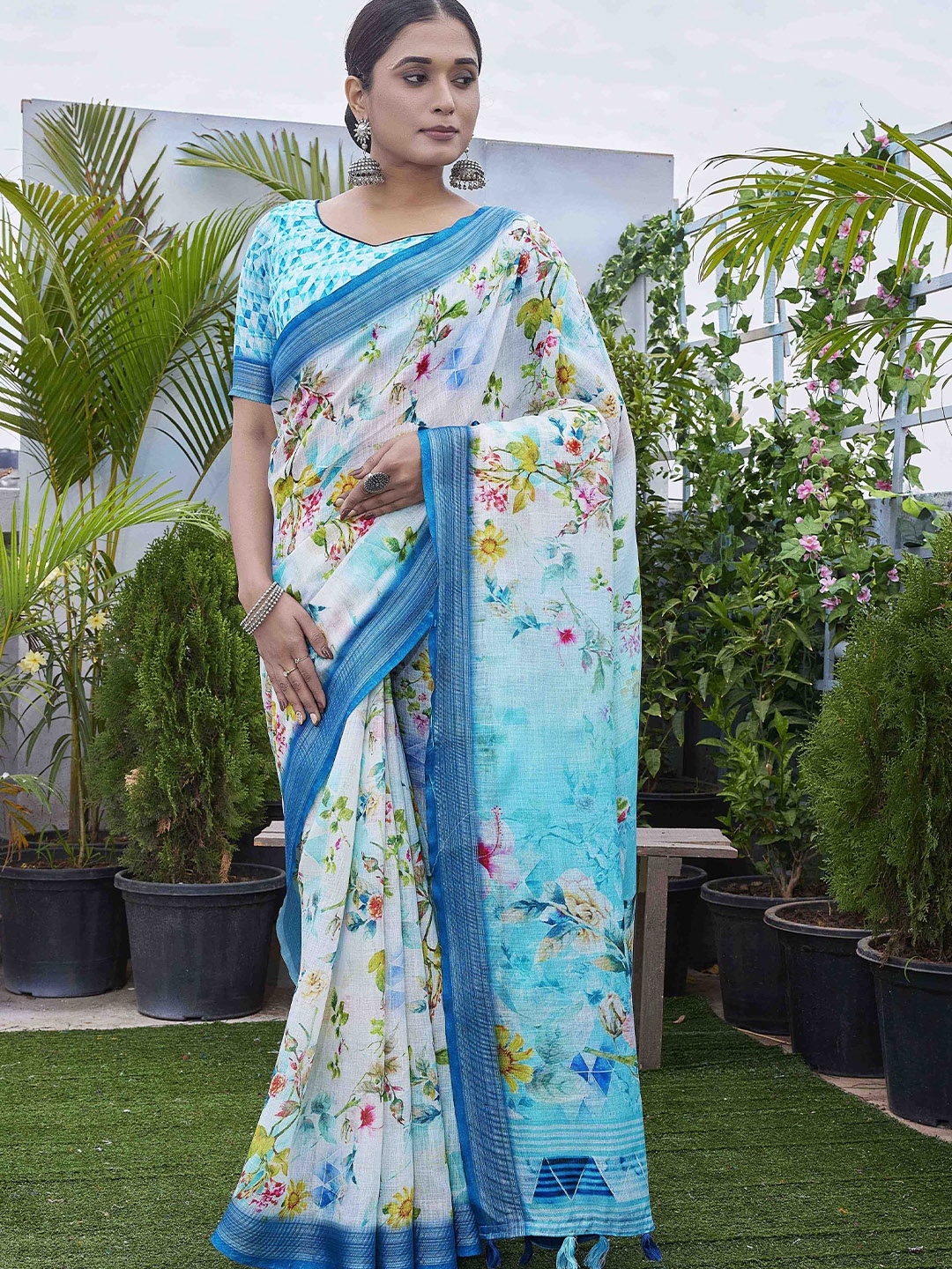 

KSM PRINTS Floral Linen Blend Saree, Blue