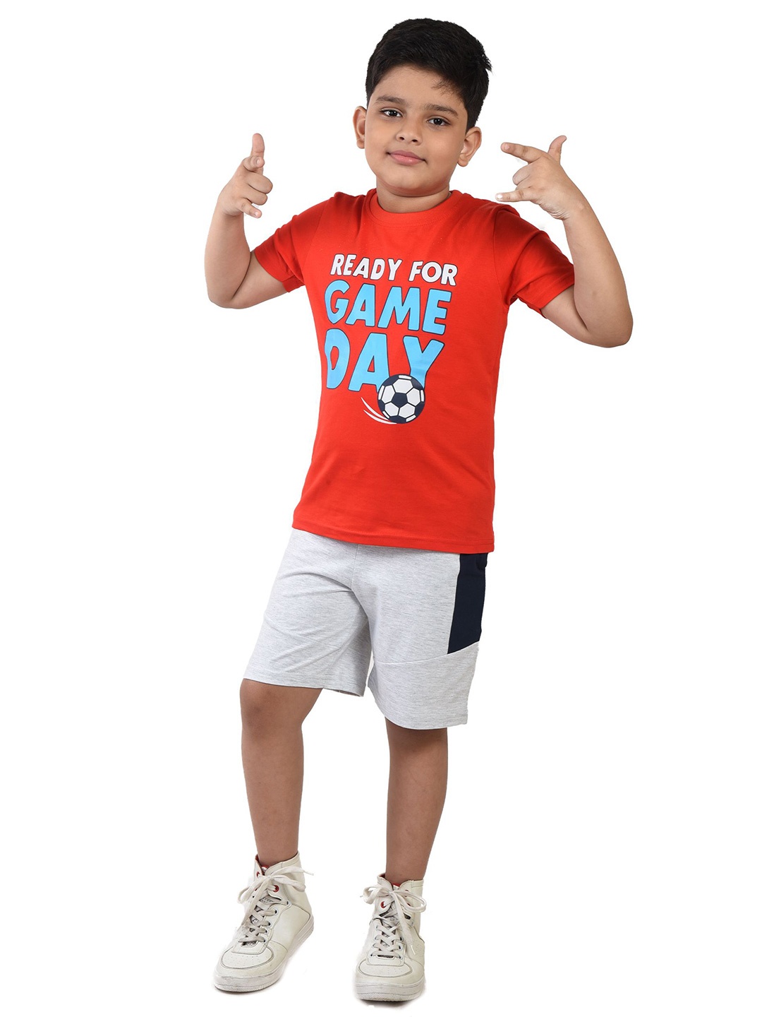 

Clothe Funn Boys Printed T-shirt with Shorts, Red