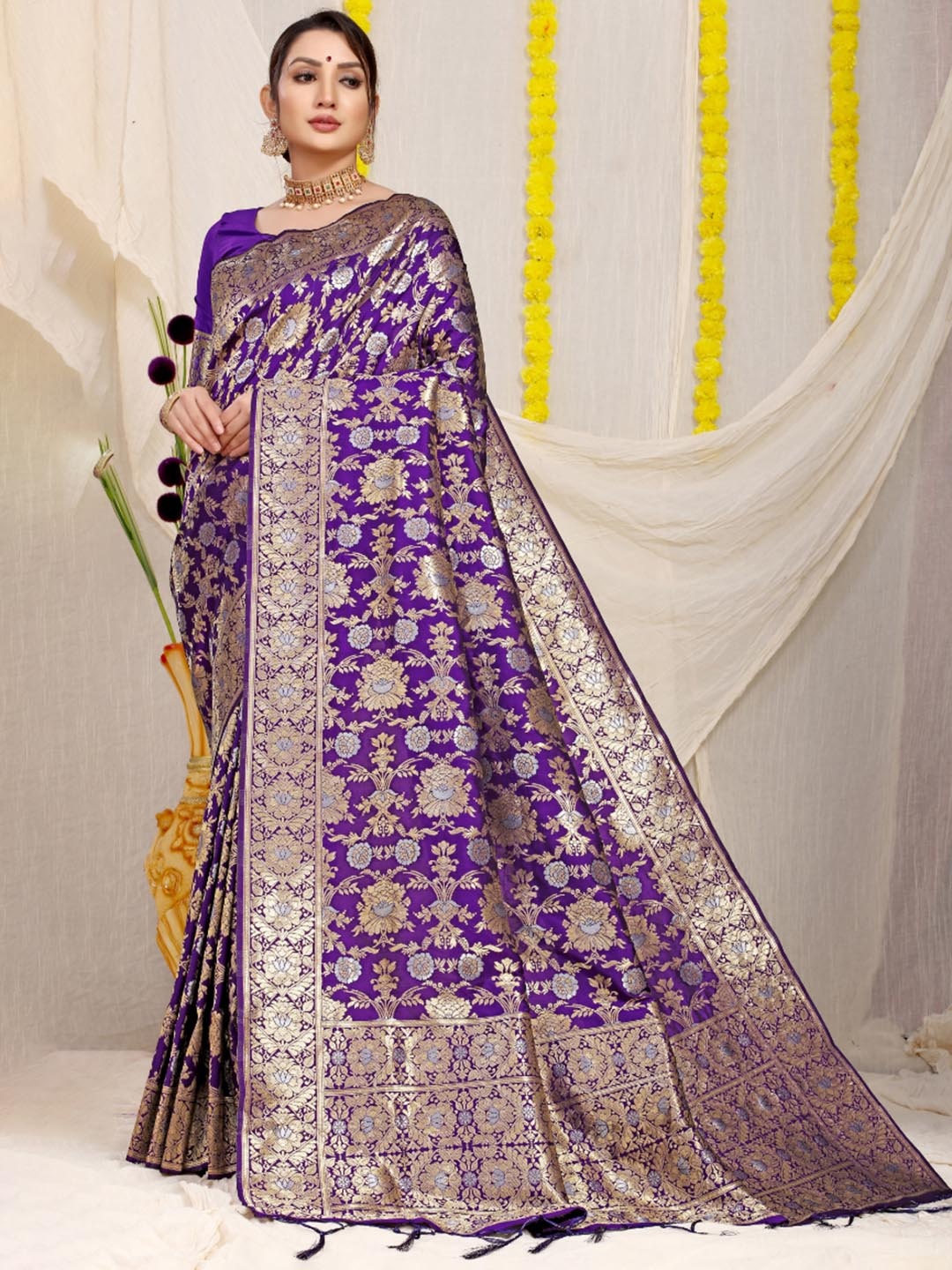 

Royal Rajgharana Saree Woven Design Zari Pure Silk Banarasi Sarees, Purple