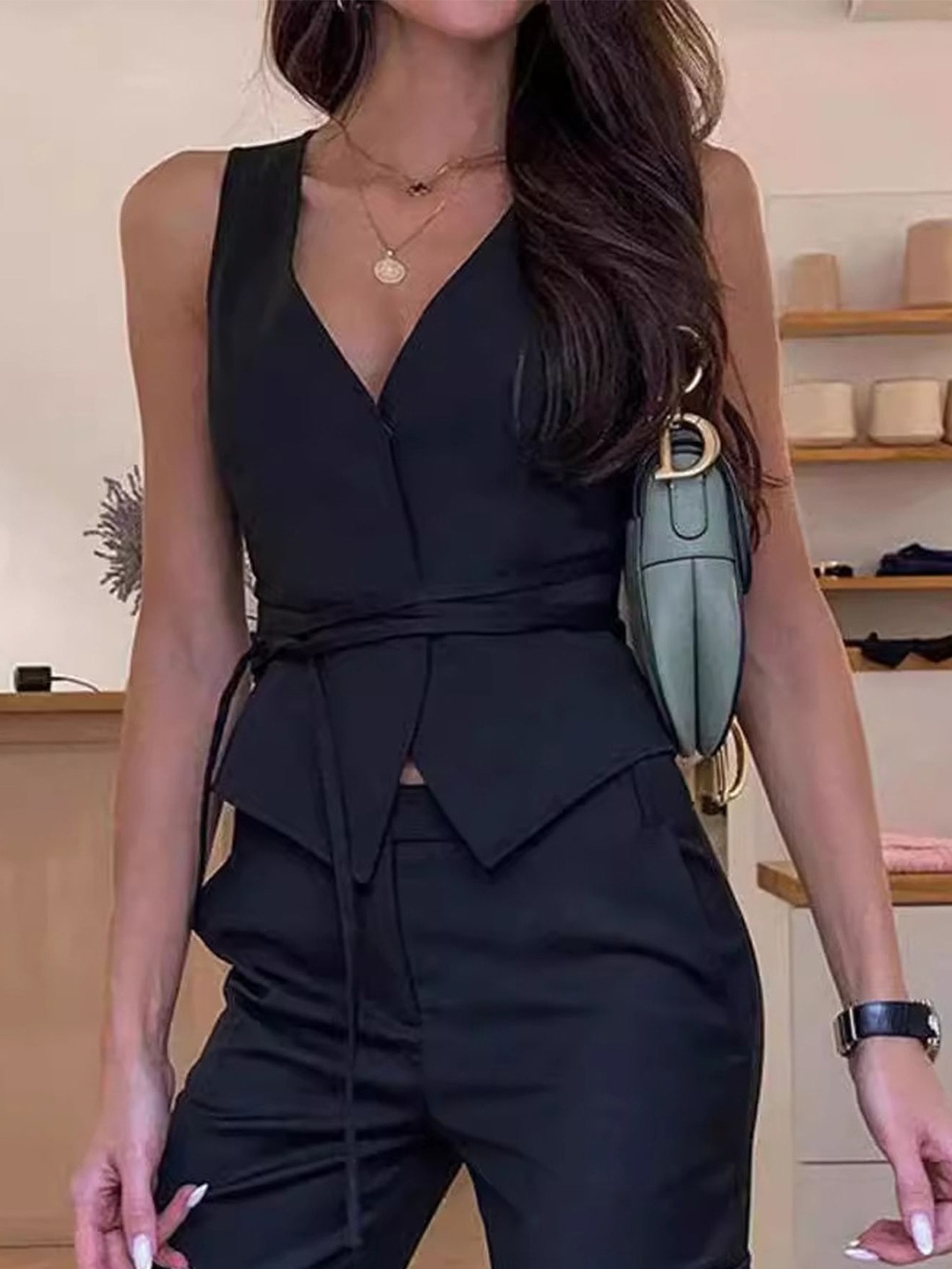 

LULU & SKY Top, Black