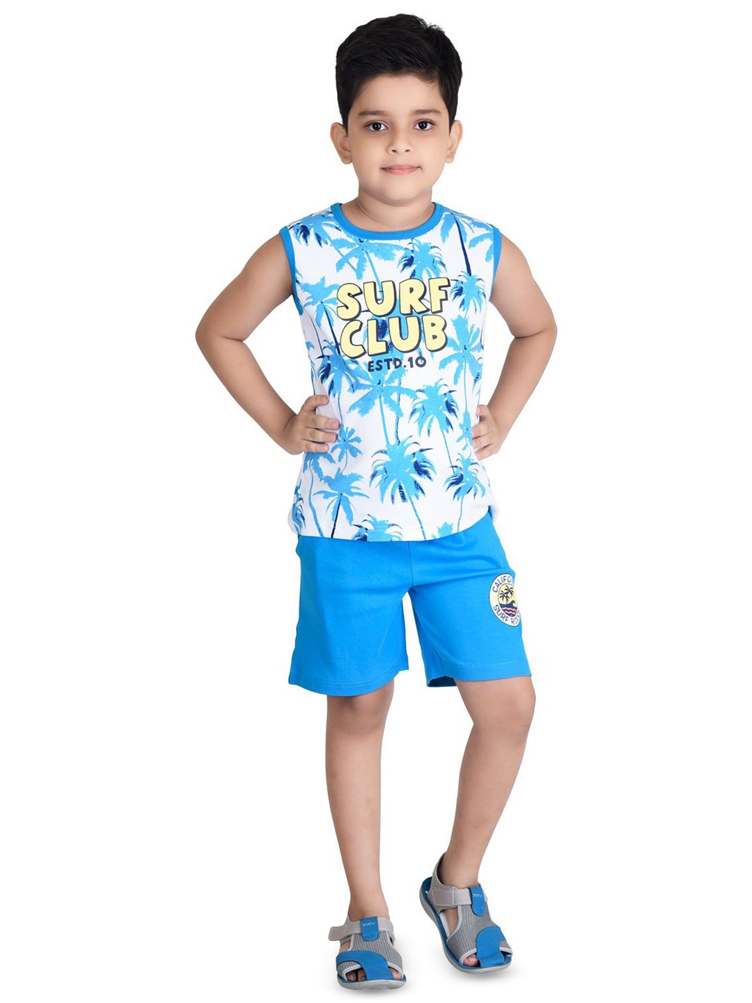 

Clothe Funn Boys Printed T-shirt with Shorts, White