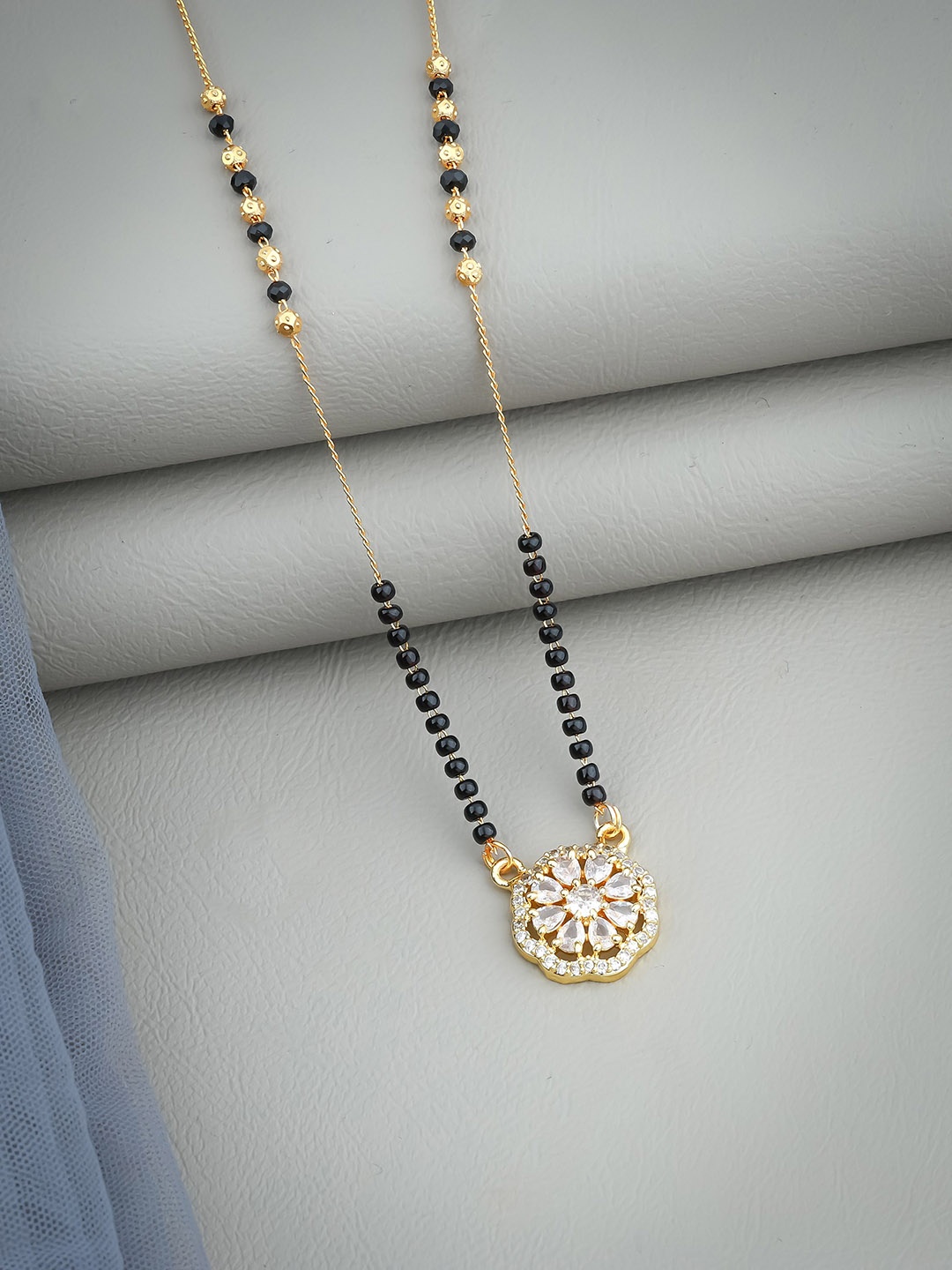 

Wynona Mangalsutra, Gold