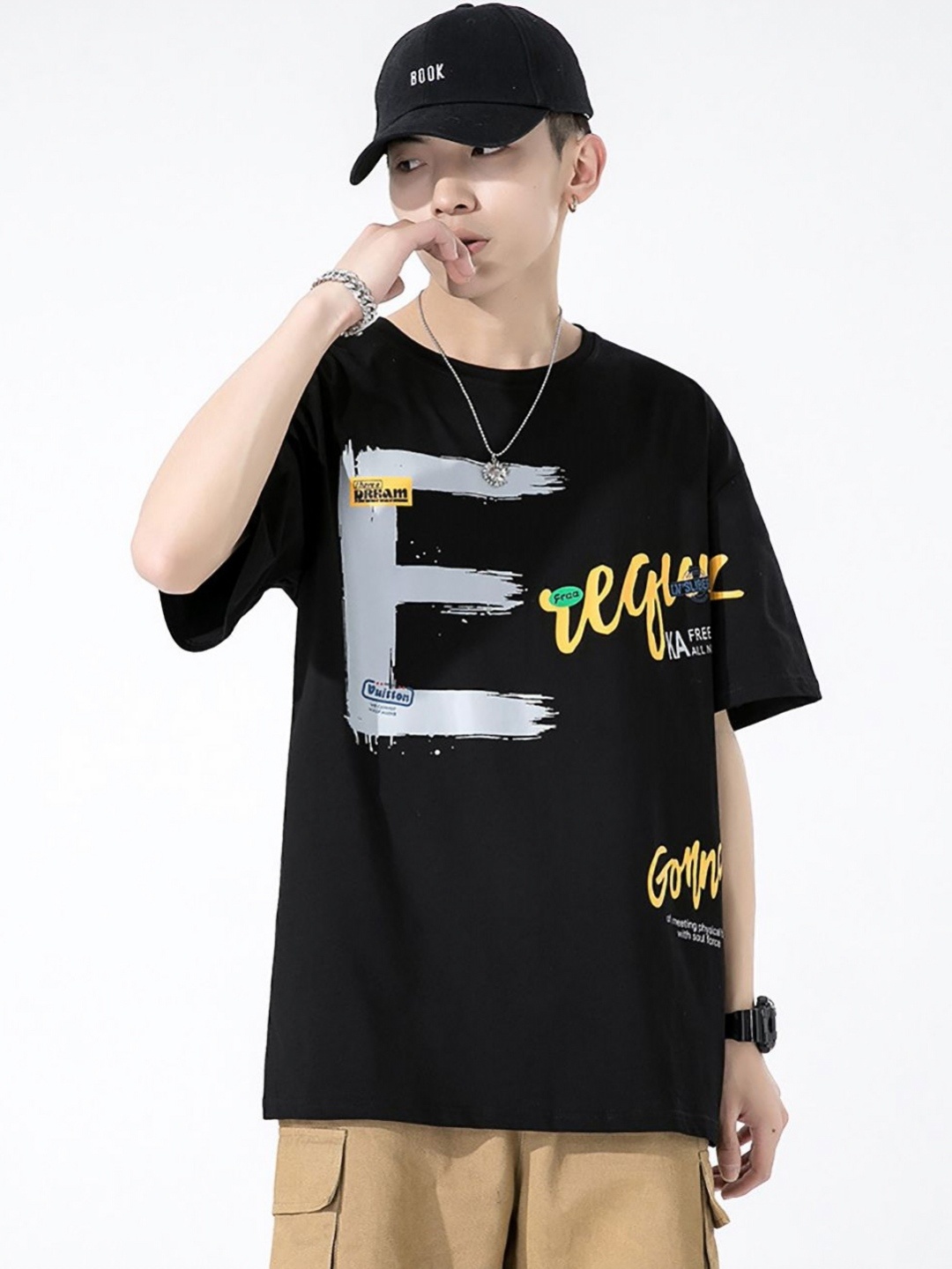 

StyleCast x Revolte Men Printed T-shirt, Black
