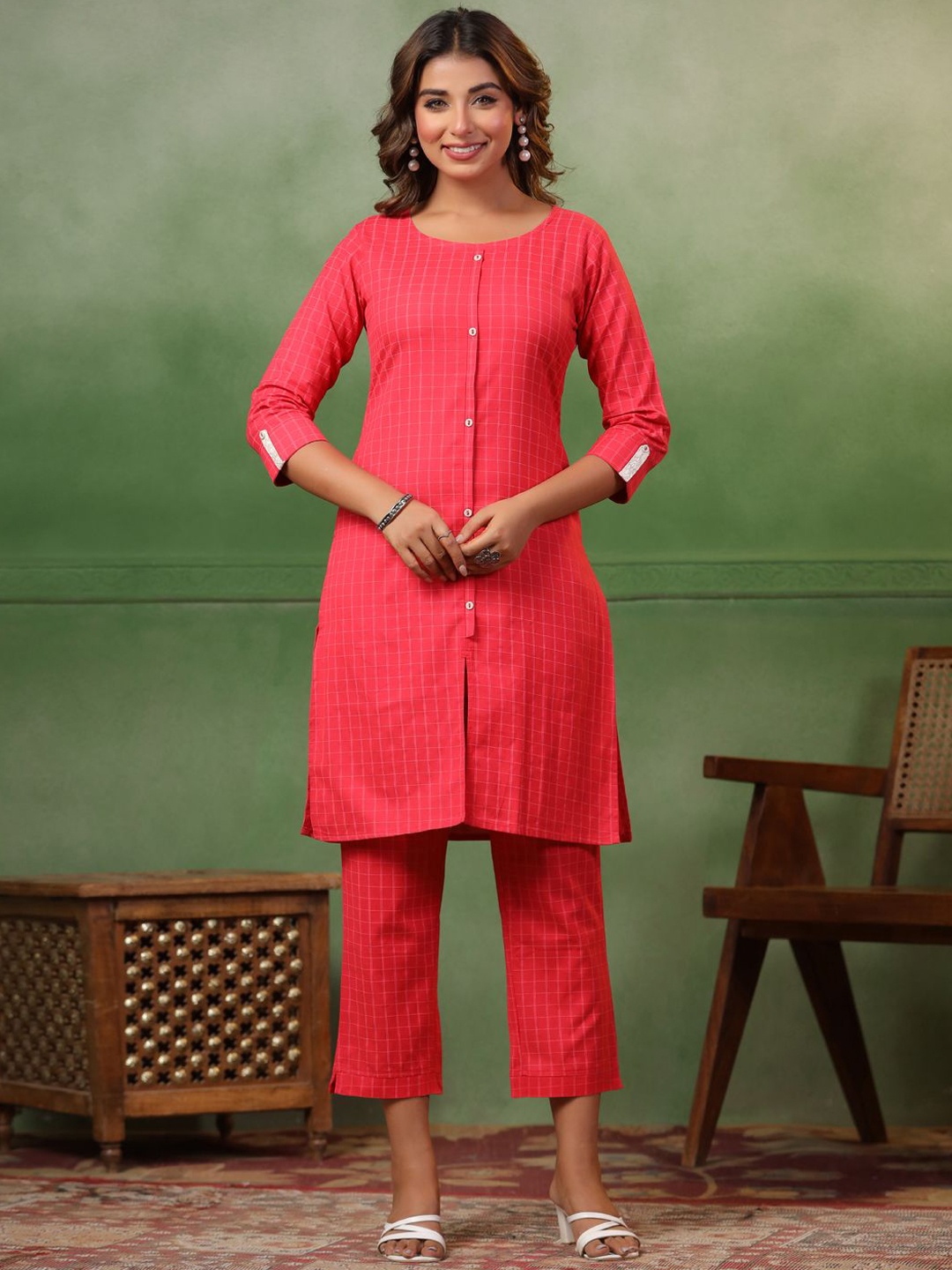 

Span Women Printed Regular Kurta with Trousers, Pink