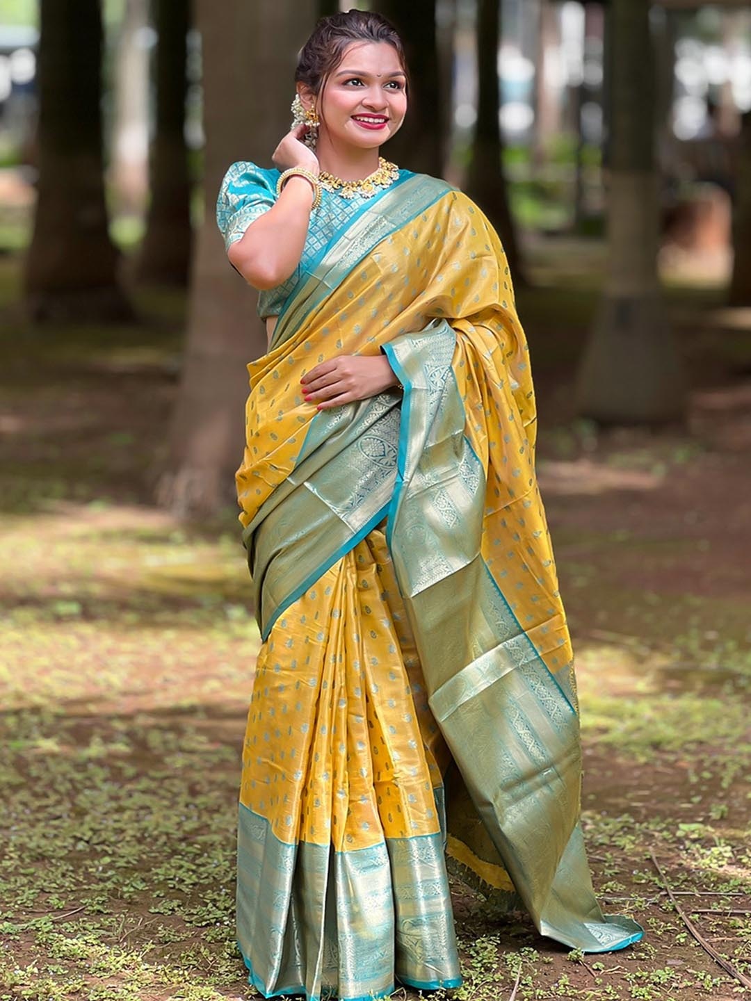 

Panzora Woven Design Zari Silk Blend Saree, Yellow