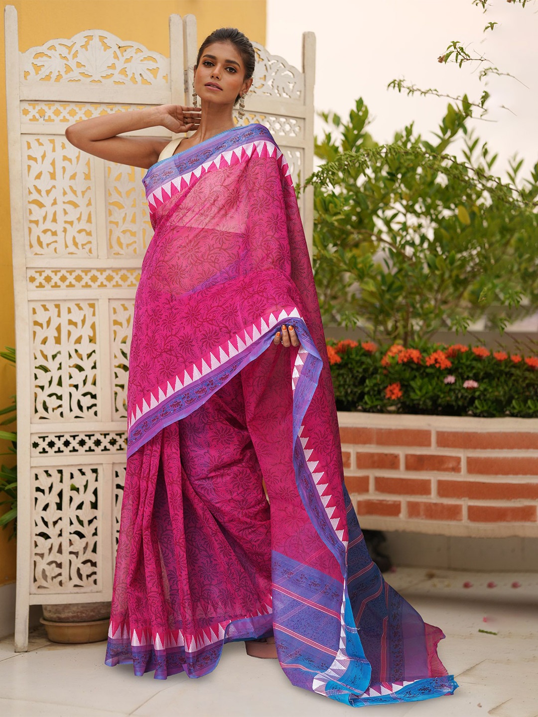 

Unnati Silks Floral Pure Cotton Handloom Mangalagiri Saree, Pink