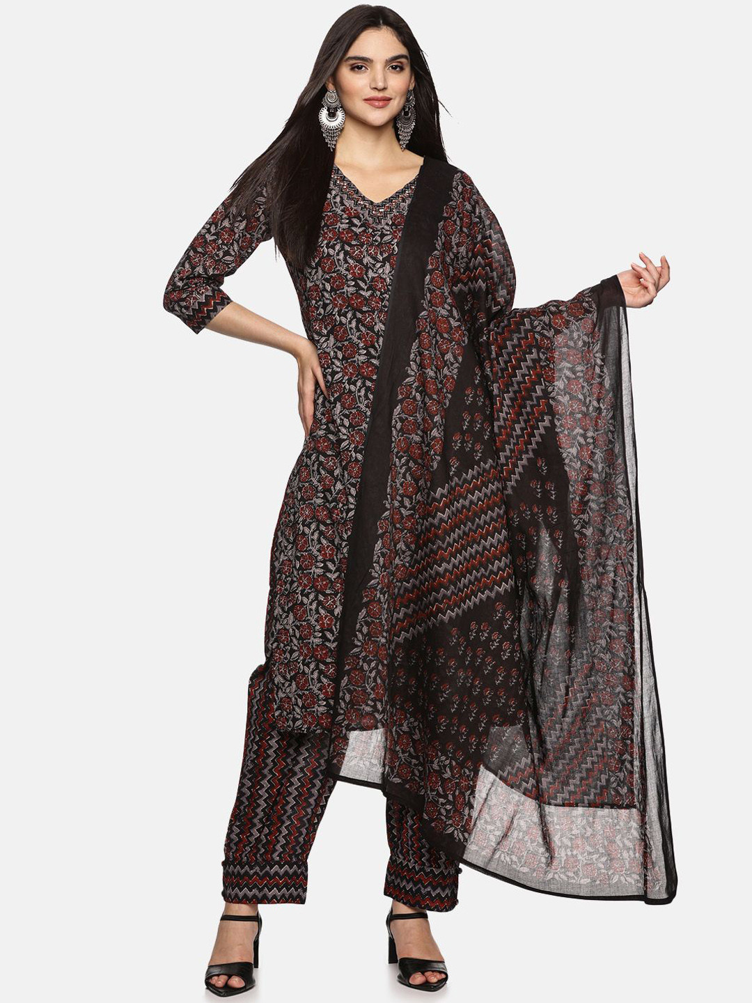 

RAJMANDIRFABRICS Women Floral Printed Regular Sequinned Pure Cotton Kurta with Trousers & With Dupatta, Black