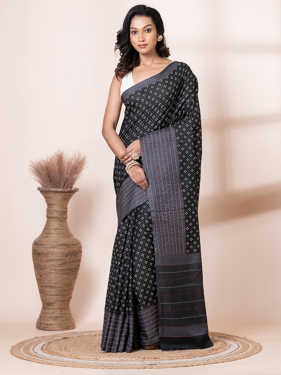 

VIBHAVARI Embroidered Silk Blend Saree, Black