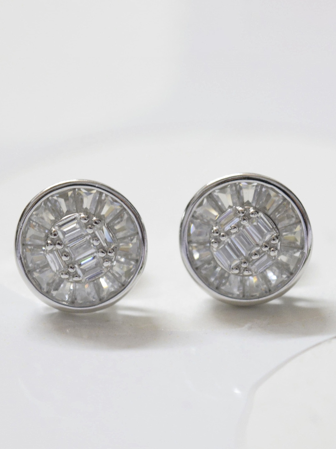 

Luxevogue Contemporary Studs Earrings, White