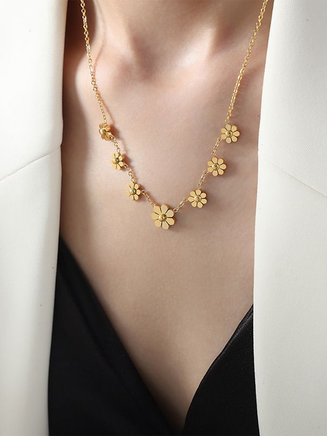 

Just Lil Things Minimal Necklace, Gold