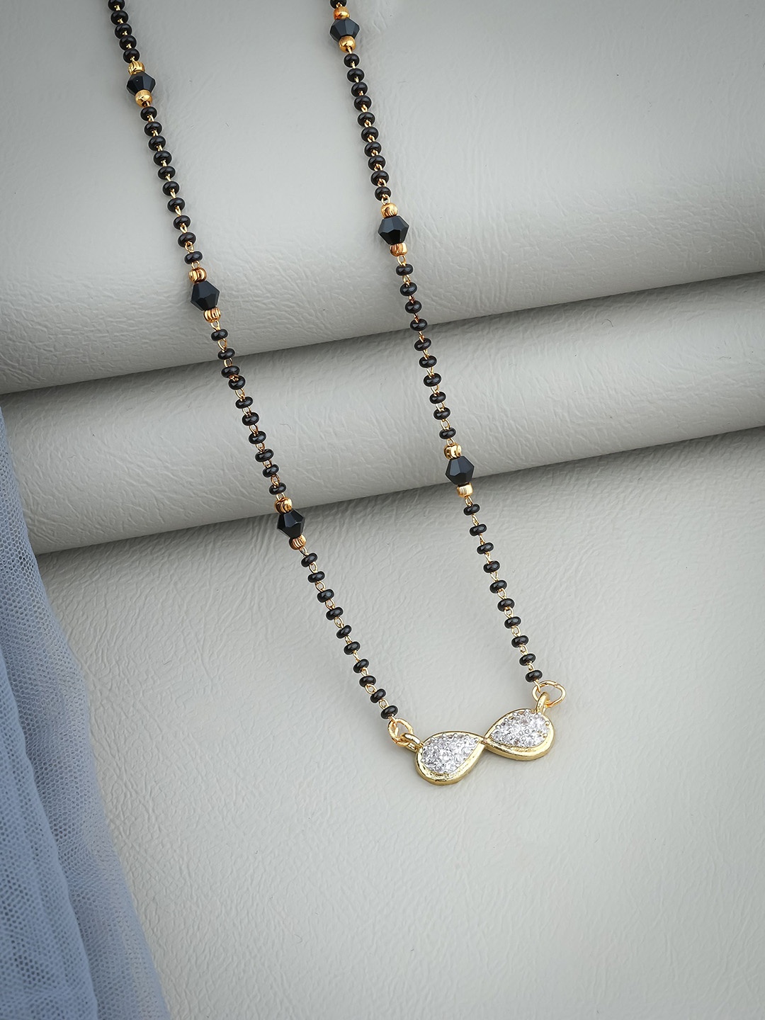 

Wynona Mangalsutra, Gold
