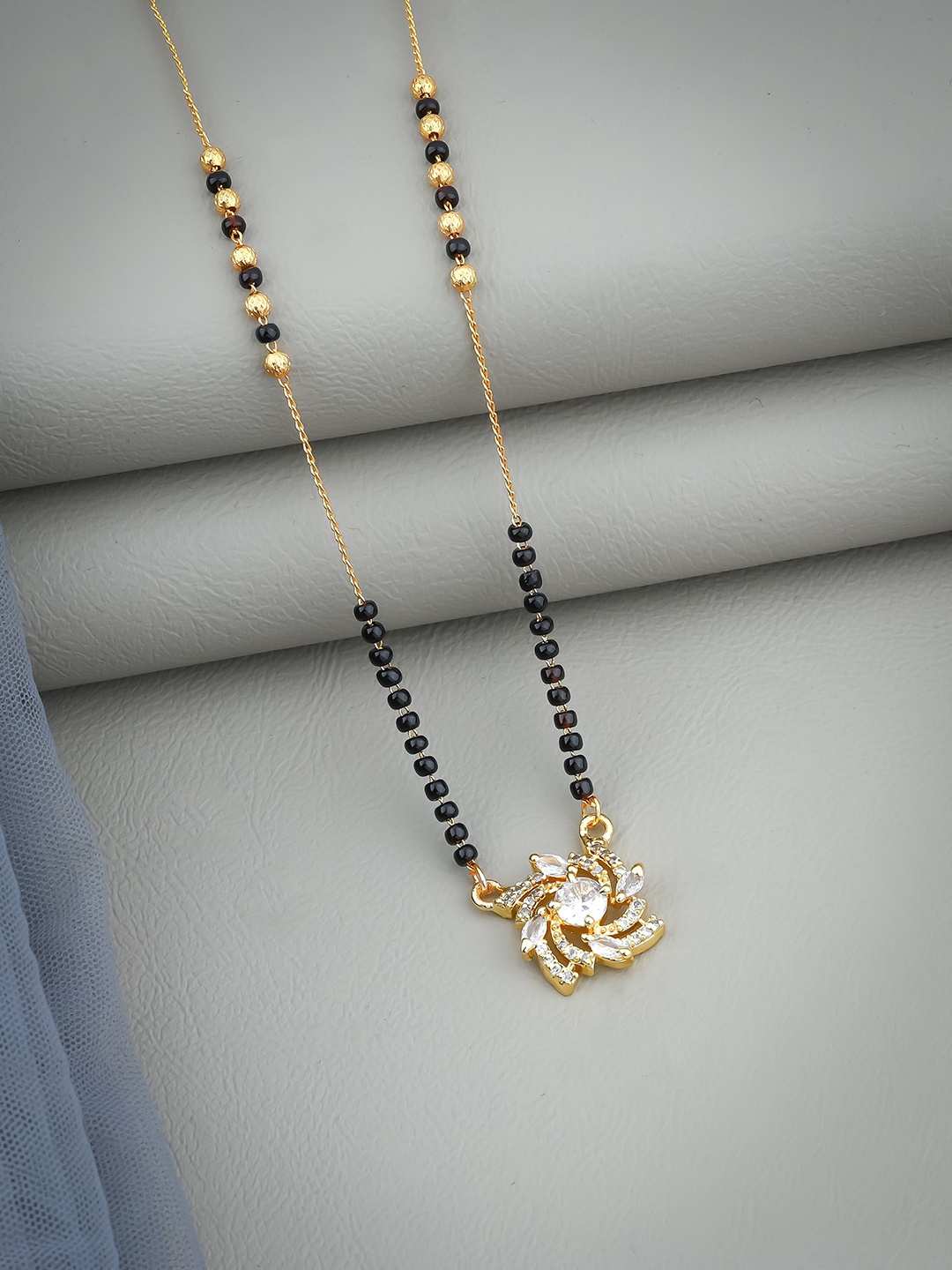 

Wynona Mangalsutra, Gold