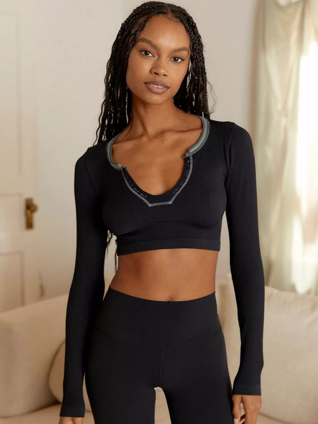 

LULU & SKY Crop Top, Black