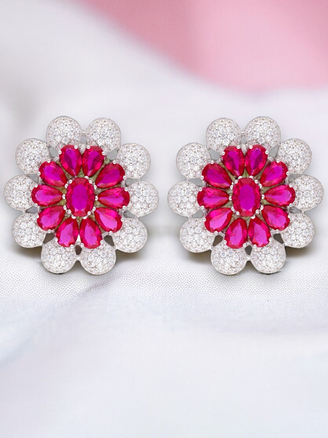 

Luxevogue Contemporary Studs Earrings, White