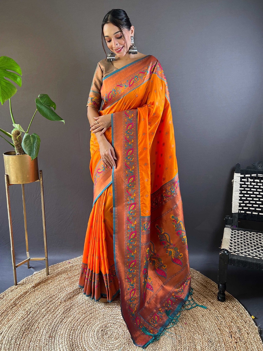 

DEVATITHI Woven Design Zari Silk Blend Paithani Saree, Orange
