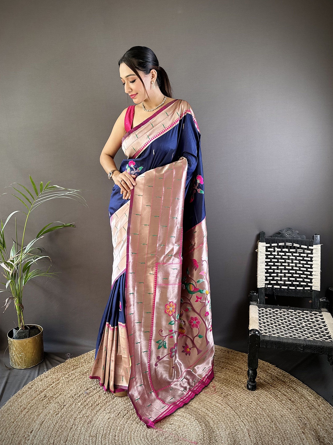 

Panzora Floral Woven Design Zari Paithani Saree, Blue