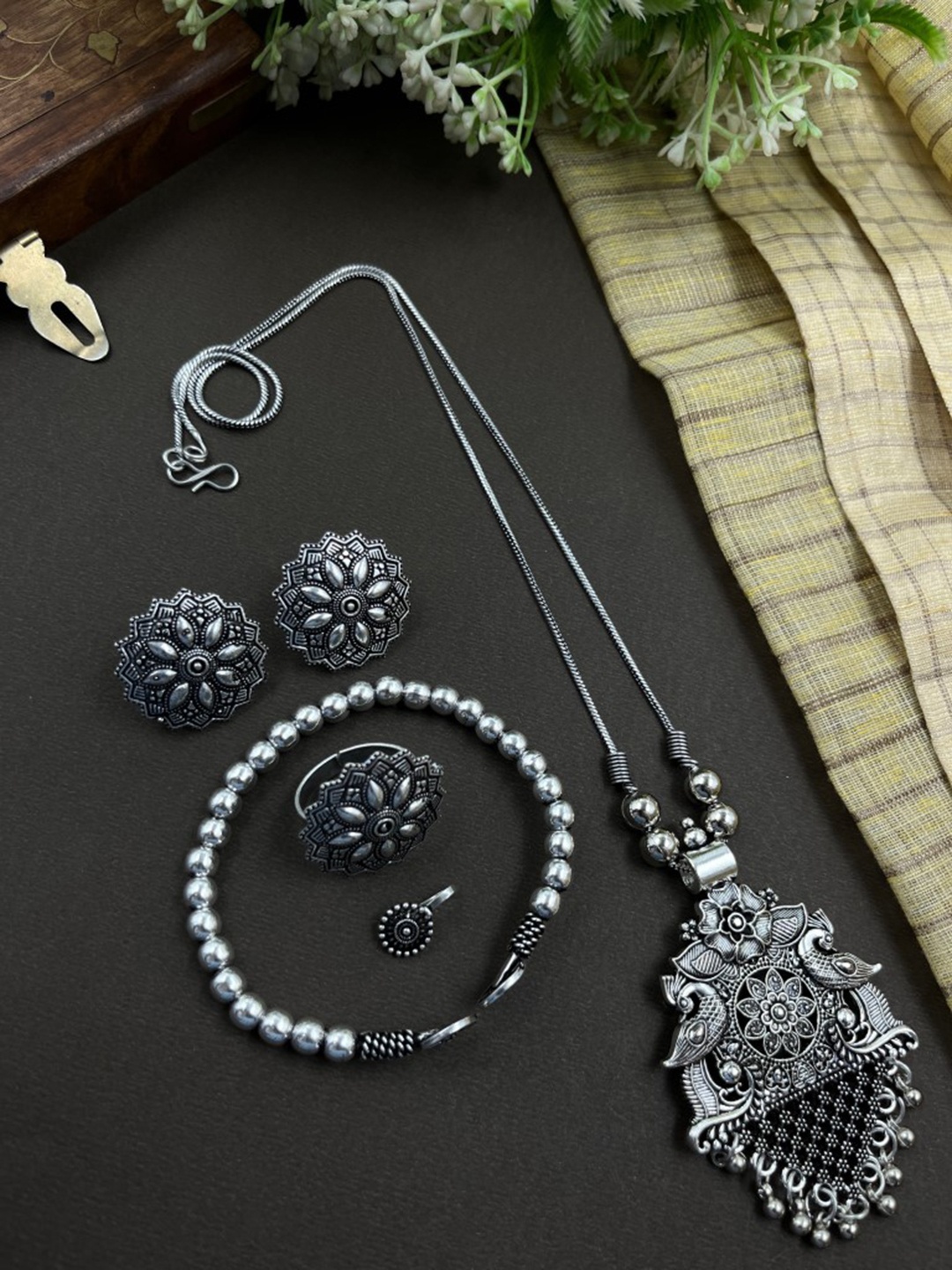 

NAMAN ARTS Silver Plated Oxidised Jewellery Set