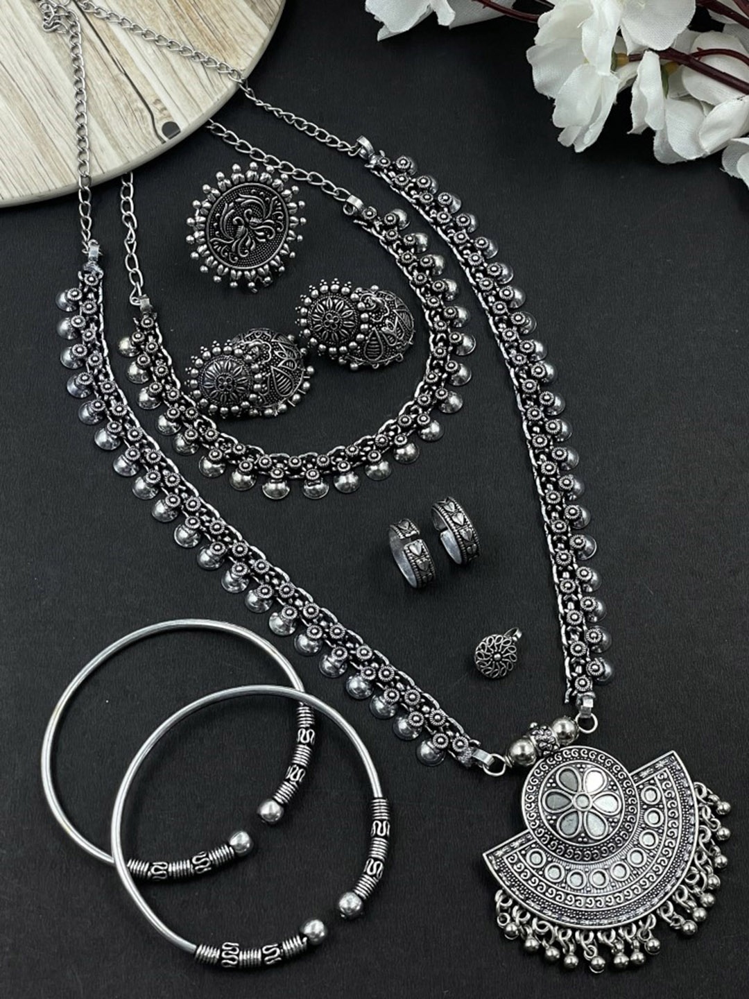

NAMAN ARTS Mukti Silver-Plated Oxidised Necklace Jewellery Set
