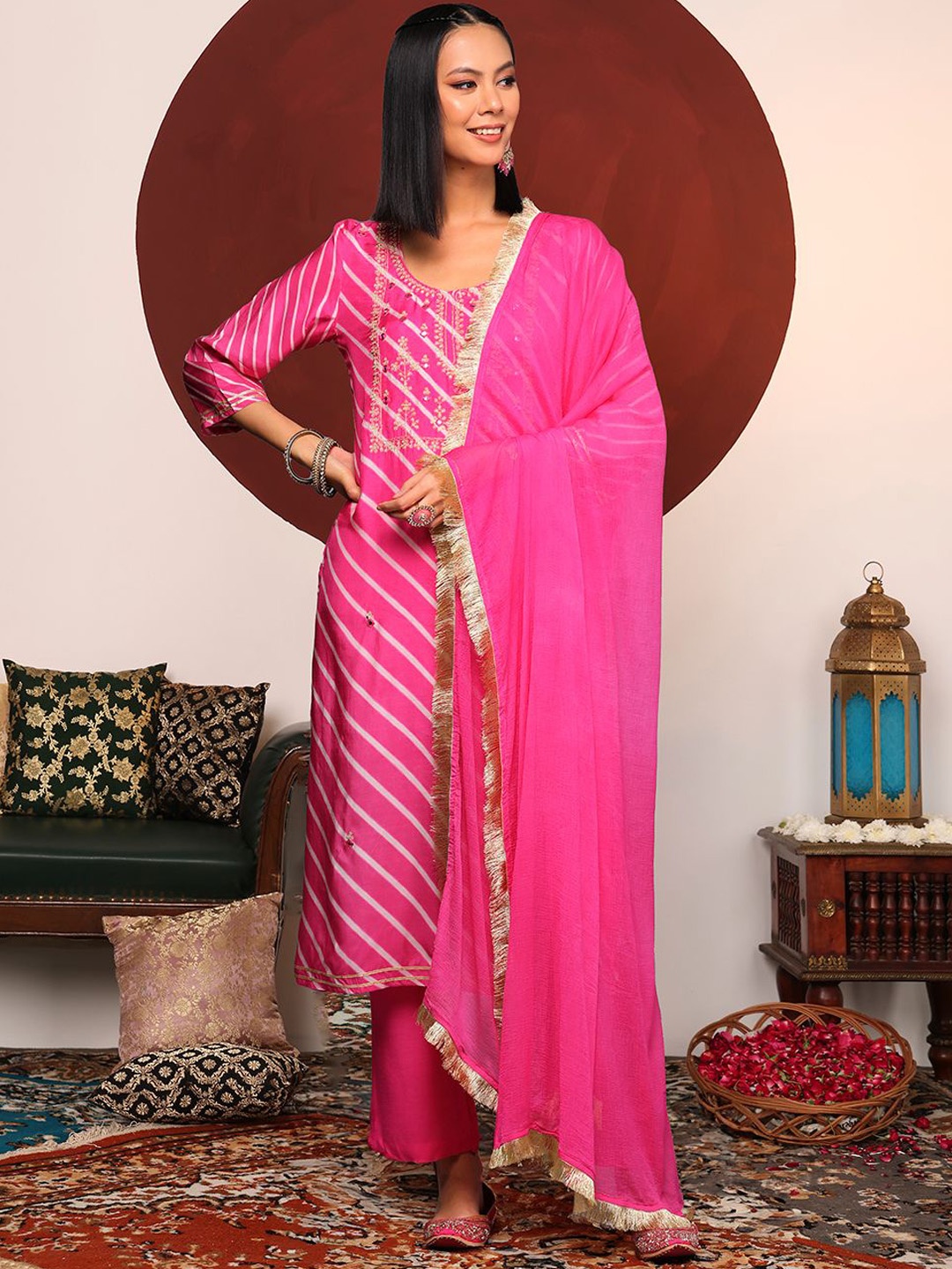 

Varanga Women Leheriya Printed Regular Pure Cotton Kurta with Trousers & With Dupatta, Pink