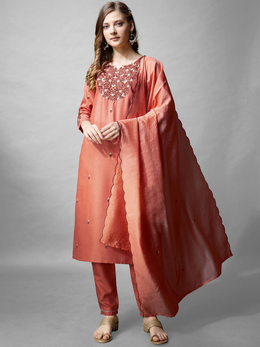 

Riddhi Textile Hub Women Ethnic Motifs Embroidered Regular Thread Work Kurta with Trousers & With Dupatta, Coral
