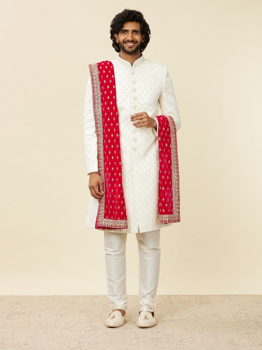 

Manyavar Men Embroidered Velvet Dupatta with Sequinned, Pink