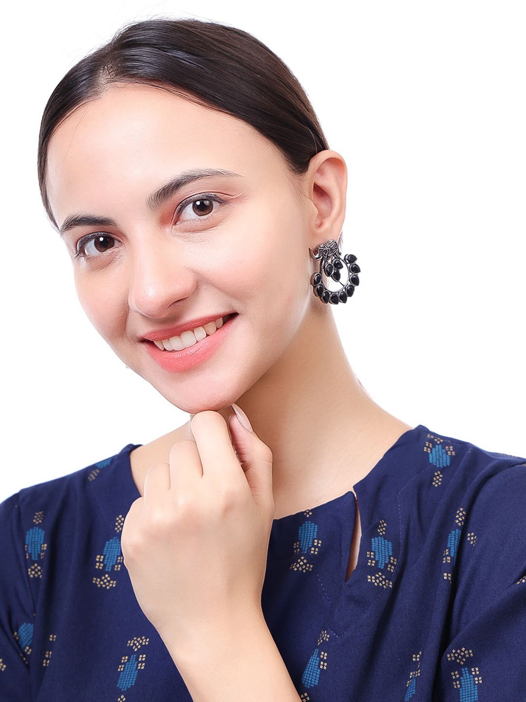 

Styled Diva Contemporary Studs Earrings, Black