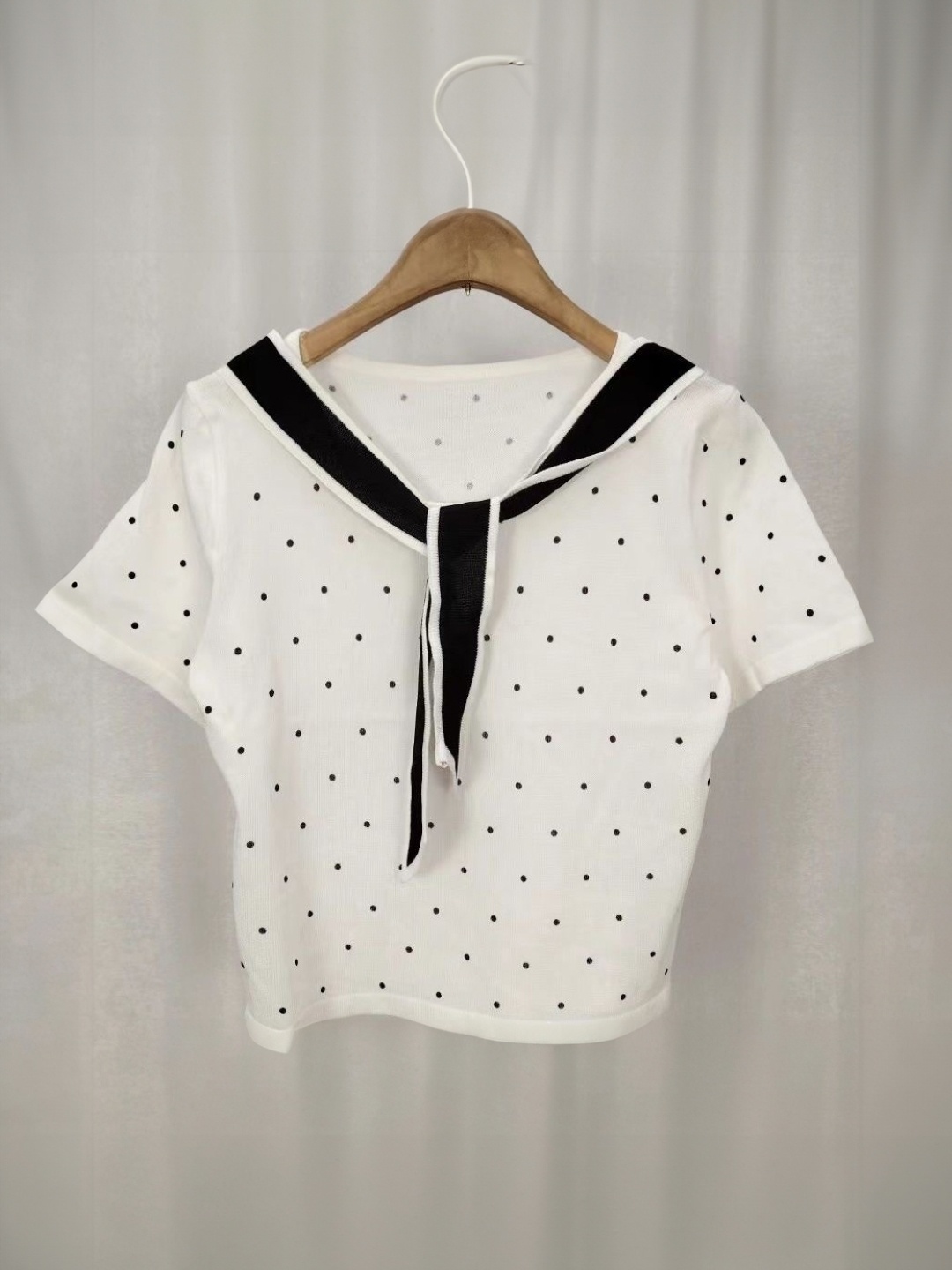 

KPOP Women Polka Dots Printed V-Neck Top, White