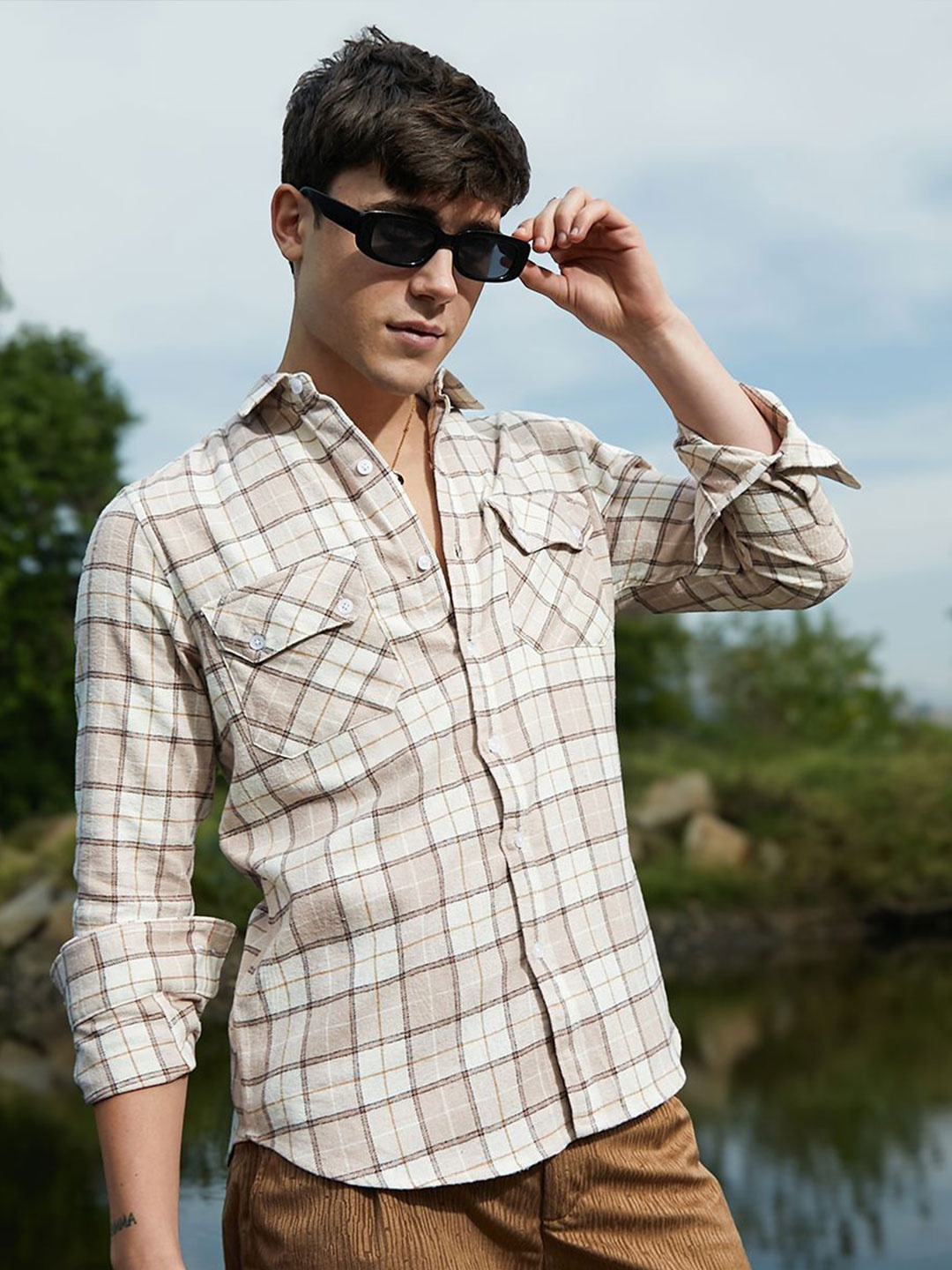 

Campus Sutra Men Comfort Opaque Checked Casual Shirt, Beige