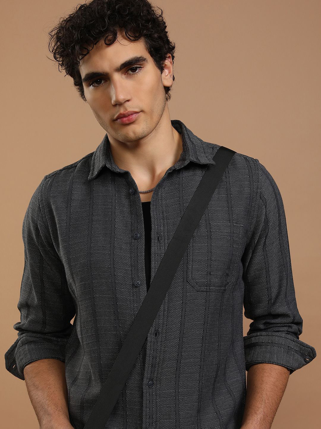 

HIGHLANDER Men Slim Fit Opaque Striped Casual Shirt, Grey