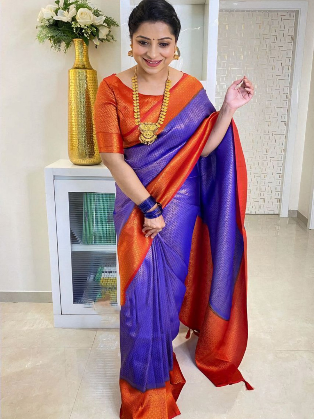 

Wuxi Woven Design Zari Pure Silk Banarasi Saree, Blue