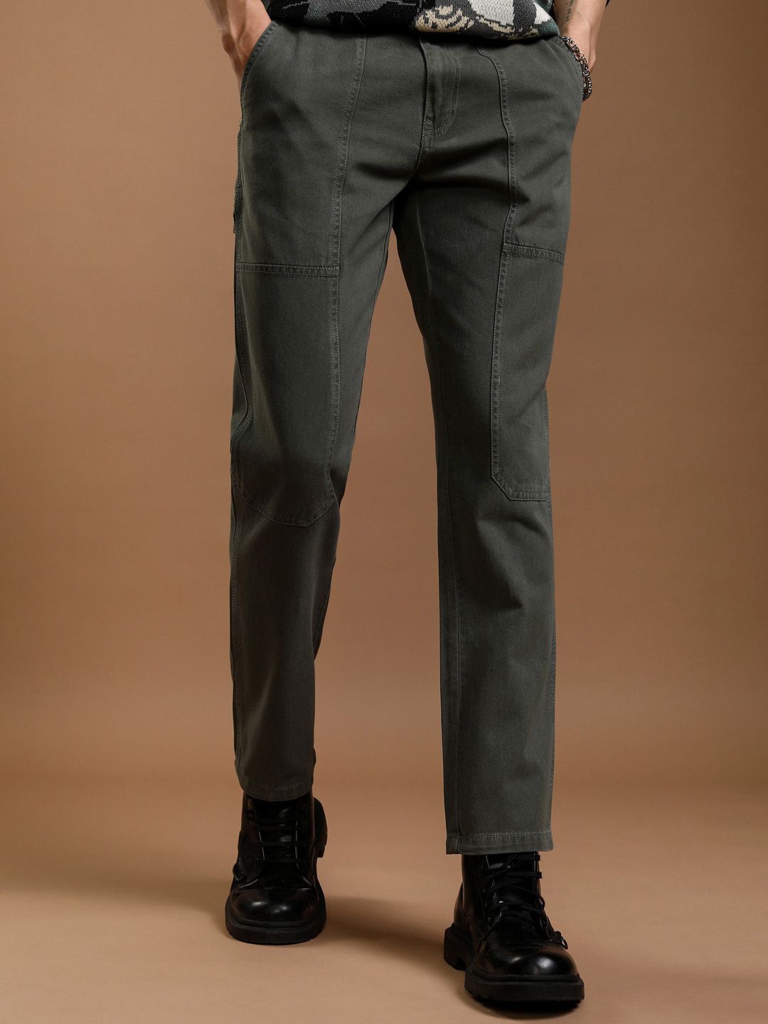 

HIGHLANDER Men Straight Fit High-Rise Cargos Trousers, Green