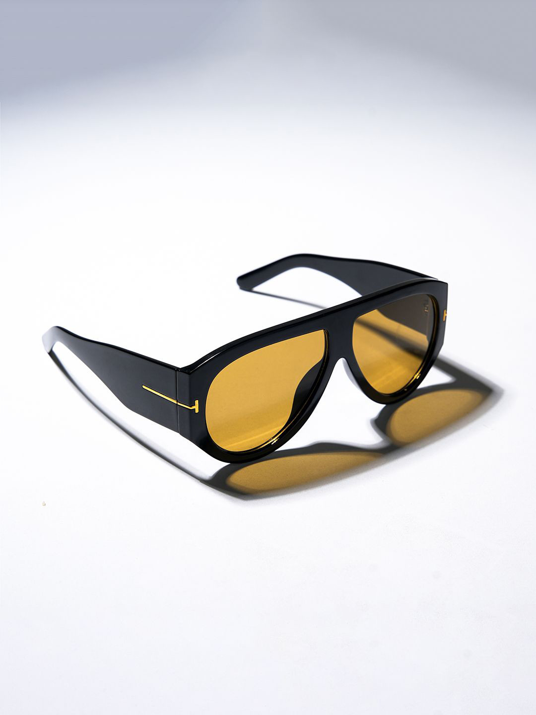 

CHOKORE Unisex Butterfly Sunglasses with Polarised and UV Protected Lens, Black