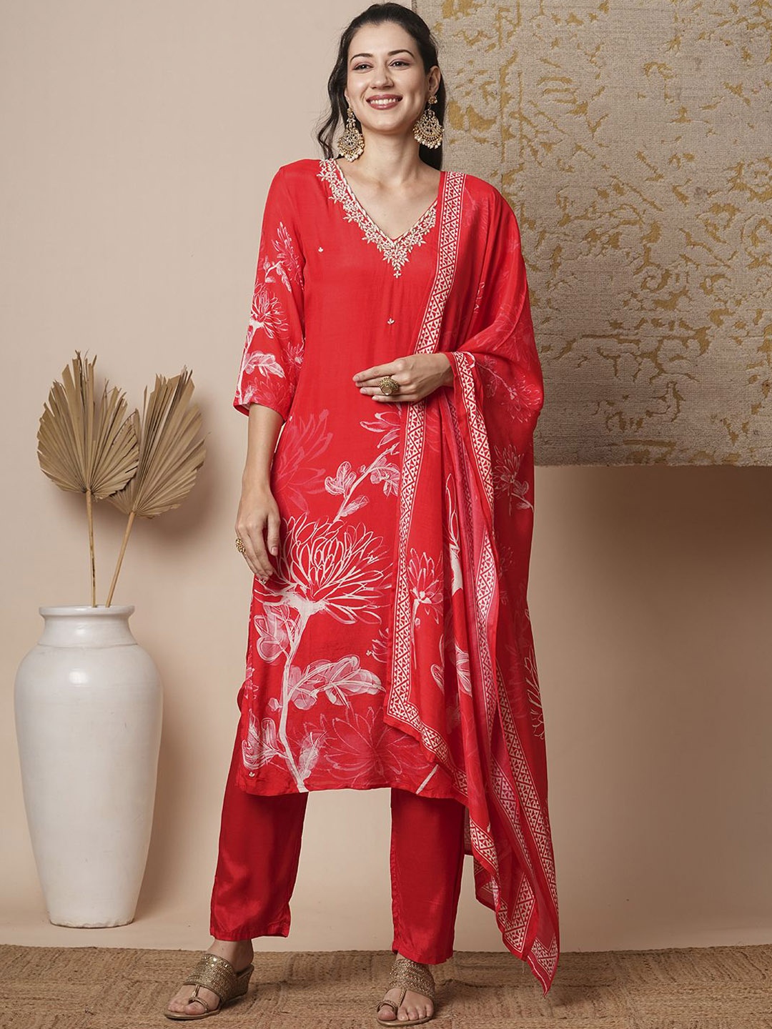 

FASHOR Red Floral Printed Regular Thread Work Kurta With Trouser With Dupatta