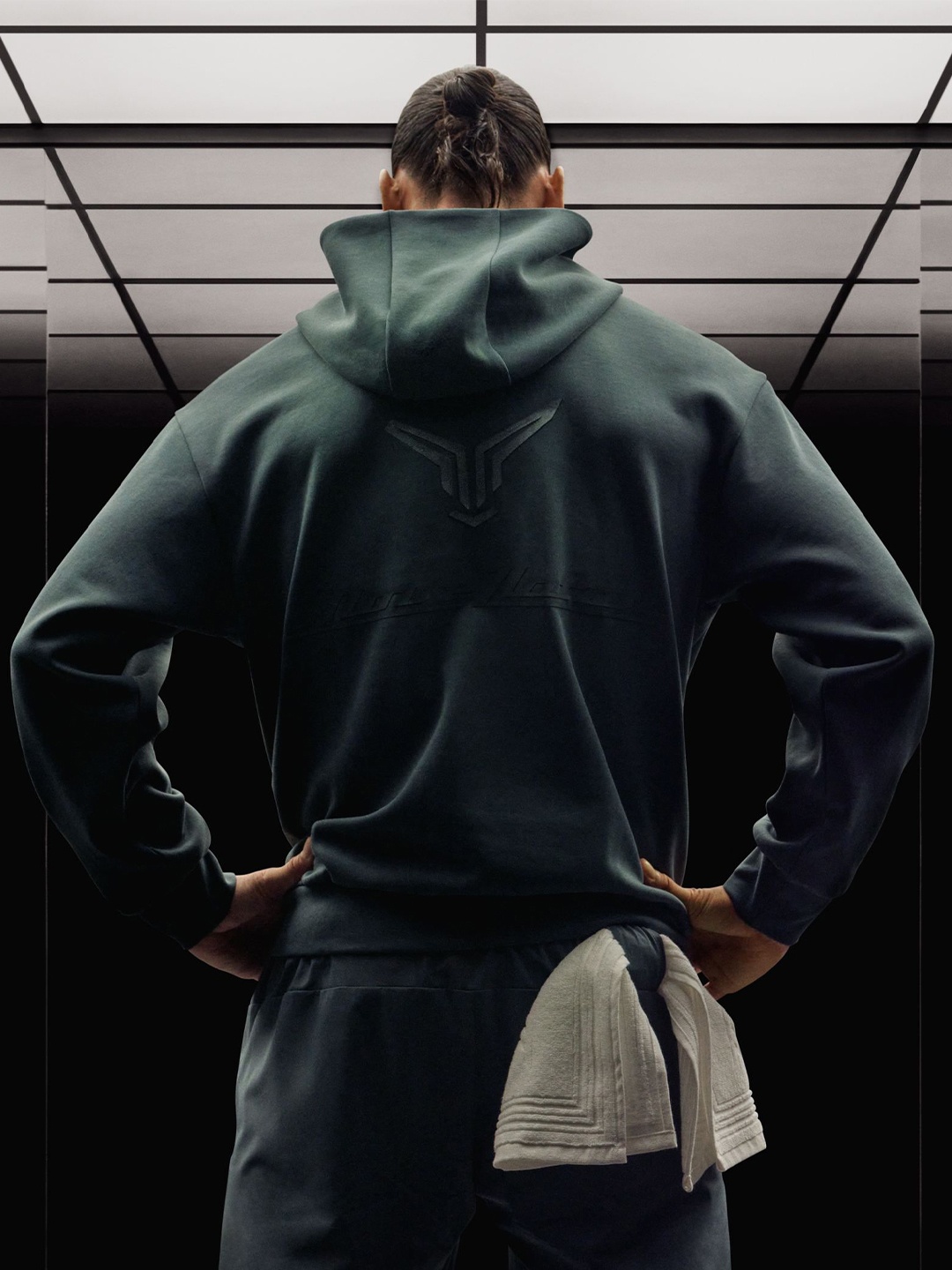 

H&M Loose Fit Sports Hoodie In DryMove, Green