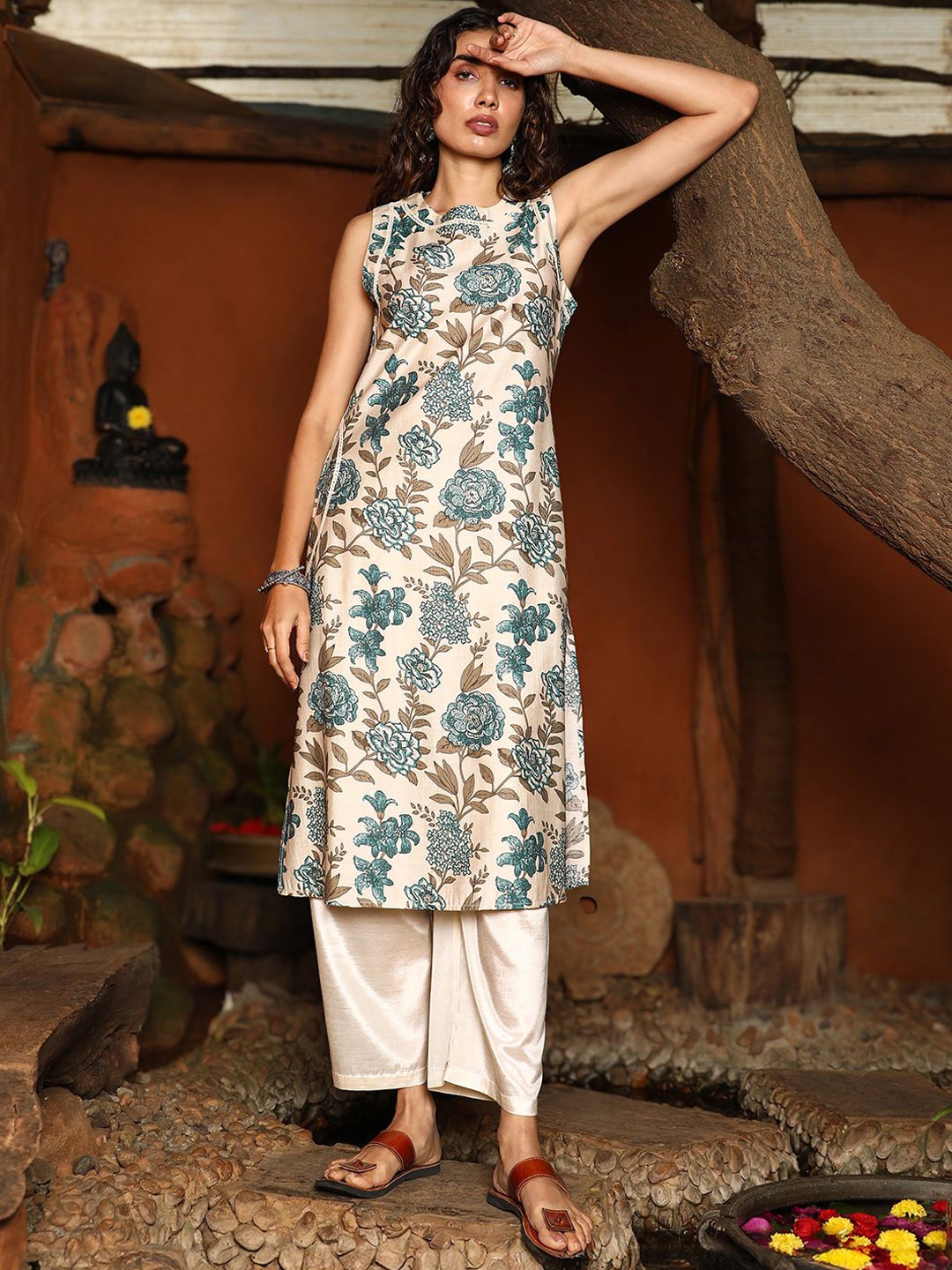 

QISSA Women Floral Printed Regular Kurta with Trousers, Cream