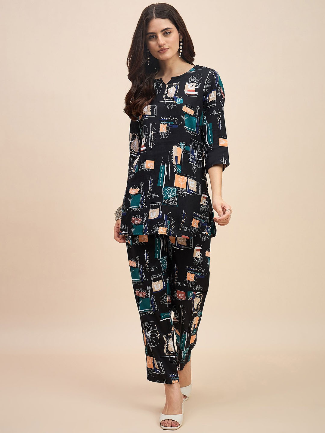

TRUVON FASHIONS Conversational Printed Notch Neck Tunic With Trousers, Black