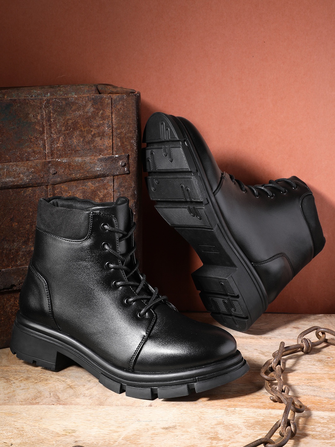 

The Roadster Lifestyle Co. Women Mid-Top Regular Boots, Black