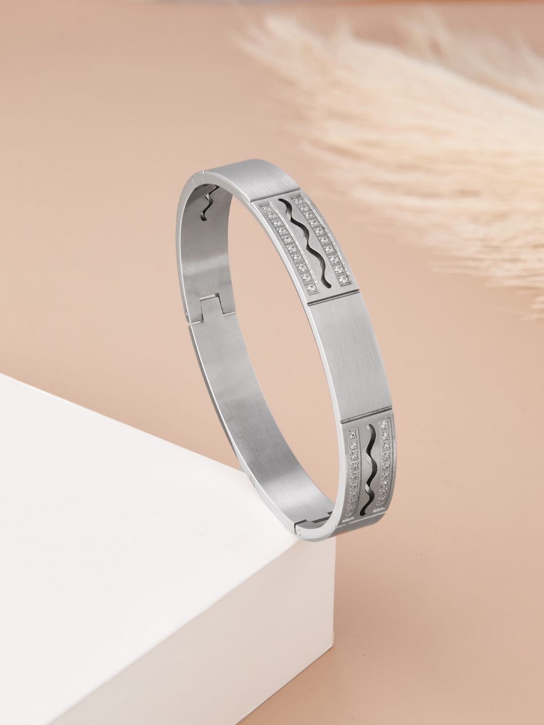 

PYLON Men American Diamond Kada Bracelet, Silver
