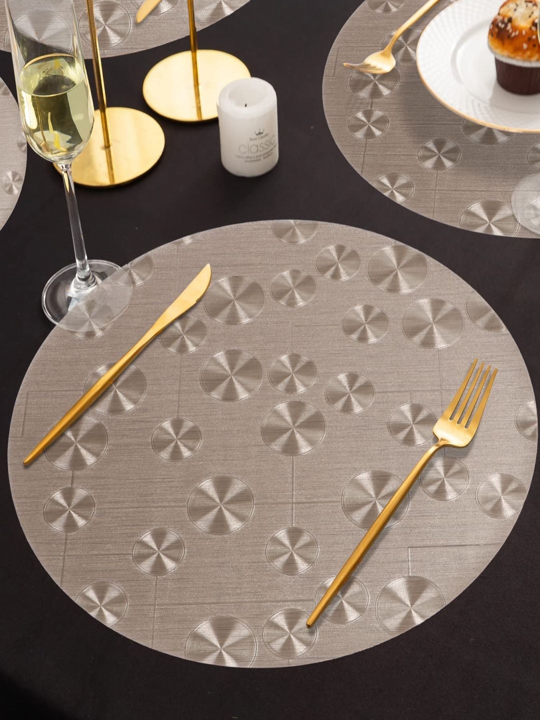 

HOKIPO Bronze 6 Pieces Geometric Round Shining Dinner Table Placemats