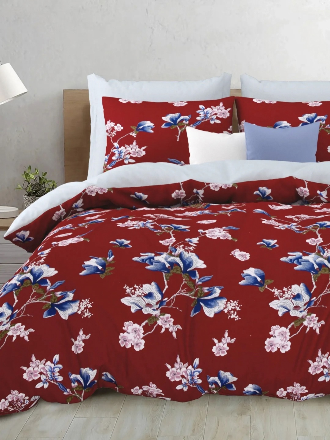 

LIVING ROOTS Maroon & Blue Floral 210 TC Pure Cotton King Bedsheet Set 1.04 m x 1.04 m