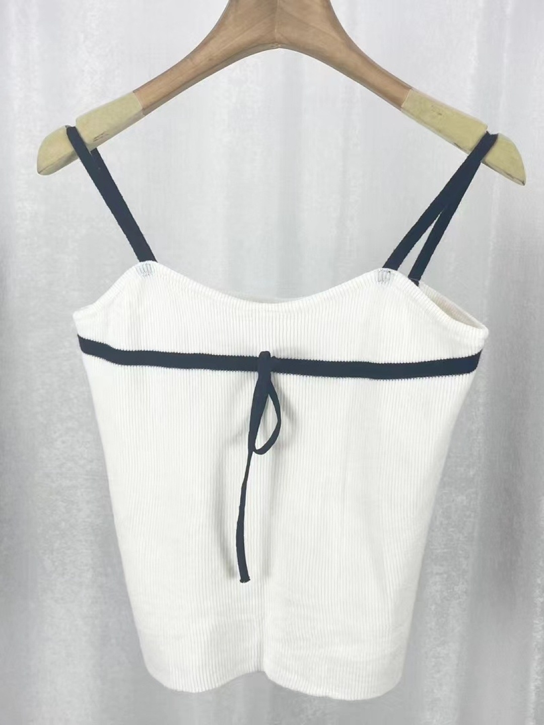 

KPOP Women Striped Shoulder Straps Top, White