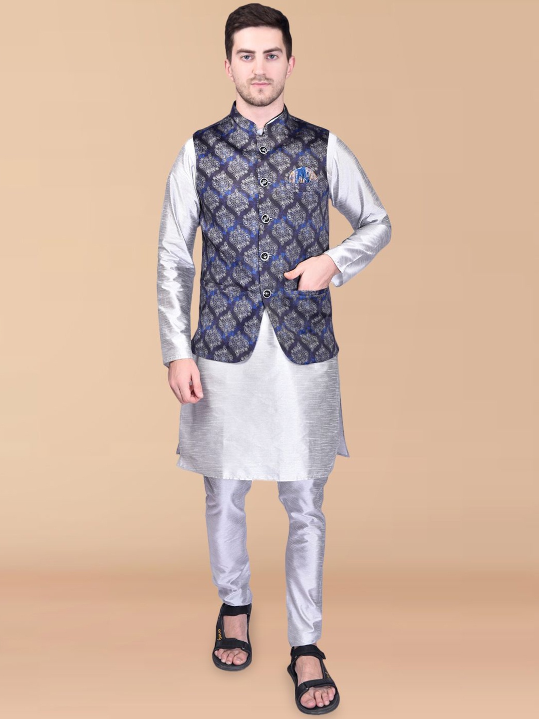 

PRINTINDIA Men Regular Pure Silk Kurta with Trousers, Silver